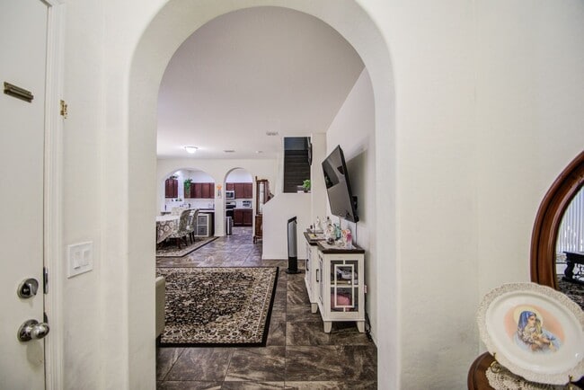 Building Photo - Cooley Station Stunning 3 bedroom!