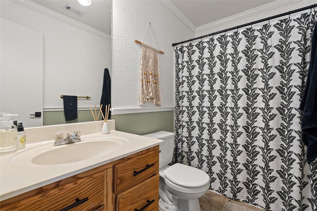 Building Photo - 5409 Bahan Dr