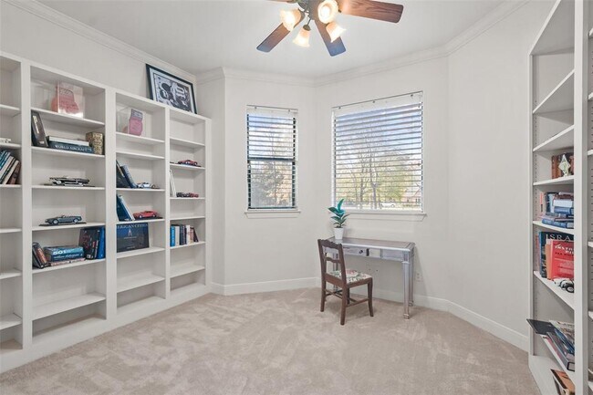 Building Photo - 5 Oak Crest Cir