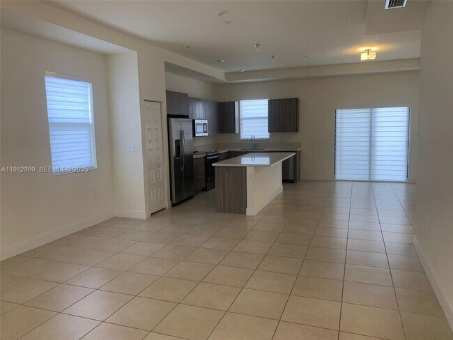 Building Photo - 10443 NW 82nd St