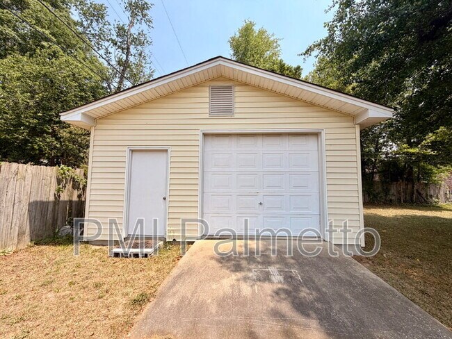 Building Photo - 1727 Sandra Dr