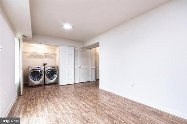 Building Photo - 17 Karendale Ct