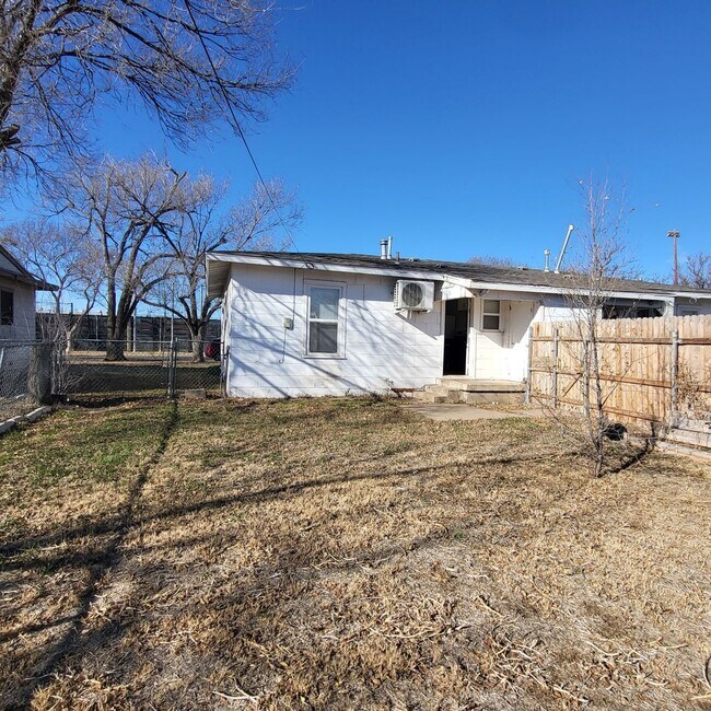 Building Photo - 1909 Pecos St