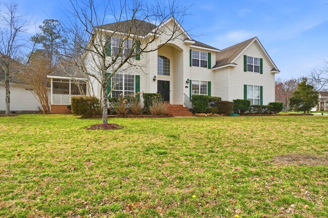 Building Photo - Freshly Renovated & Ready NOW! A First-Time Rental in Castleton! Pet Friendly - Fenced Yard - Gre...