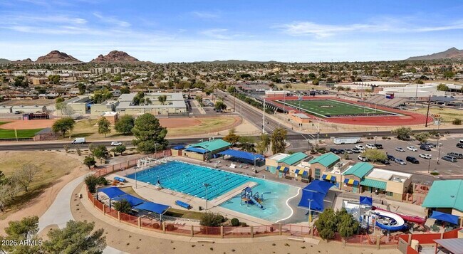 Building Photo - 2529 N Miller Rd