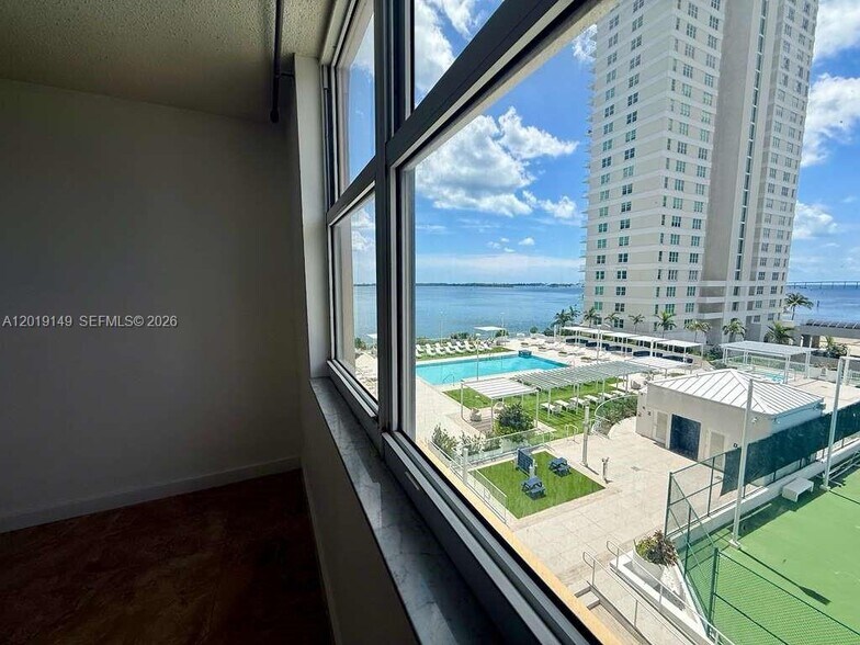 Building Photo - 770 Claughton Island Dr