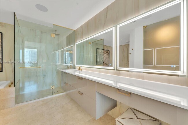 Building Photo - 88 SW 7th St