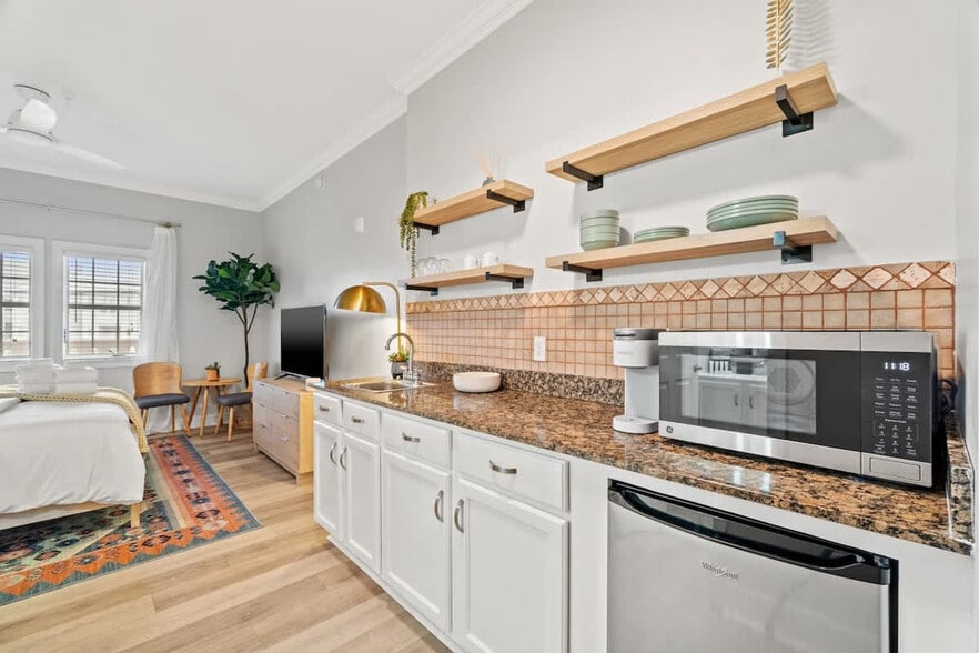 Building Photo - 10343 E County Hwy 30A