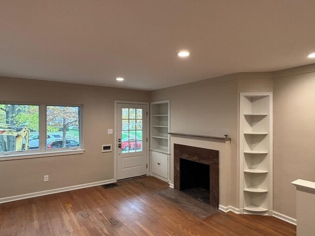 Building Photo - 1471 Ashland Ave