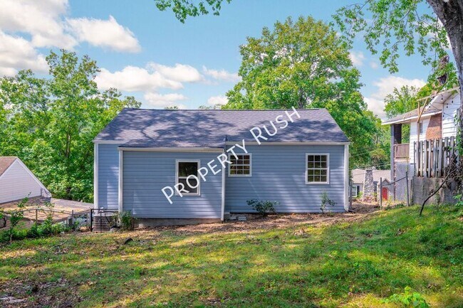 Building Photo - 204 Booth Rd