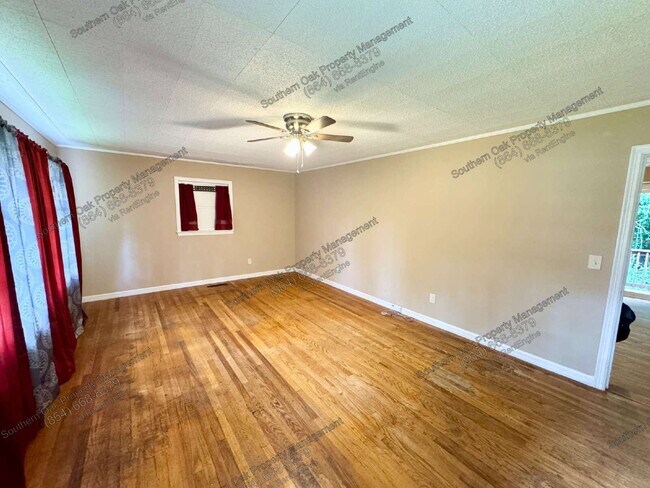 Building Photo - 1202 Garden Cir