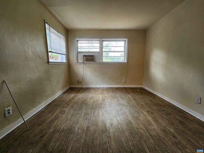 Building Photo - 130 Apple Tree Rd