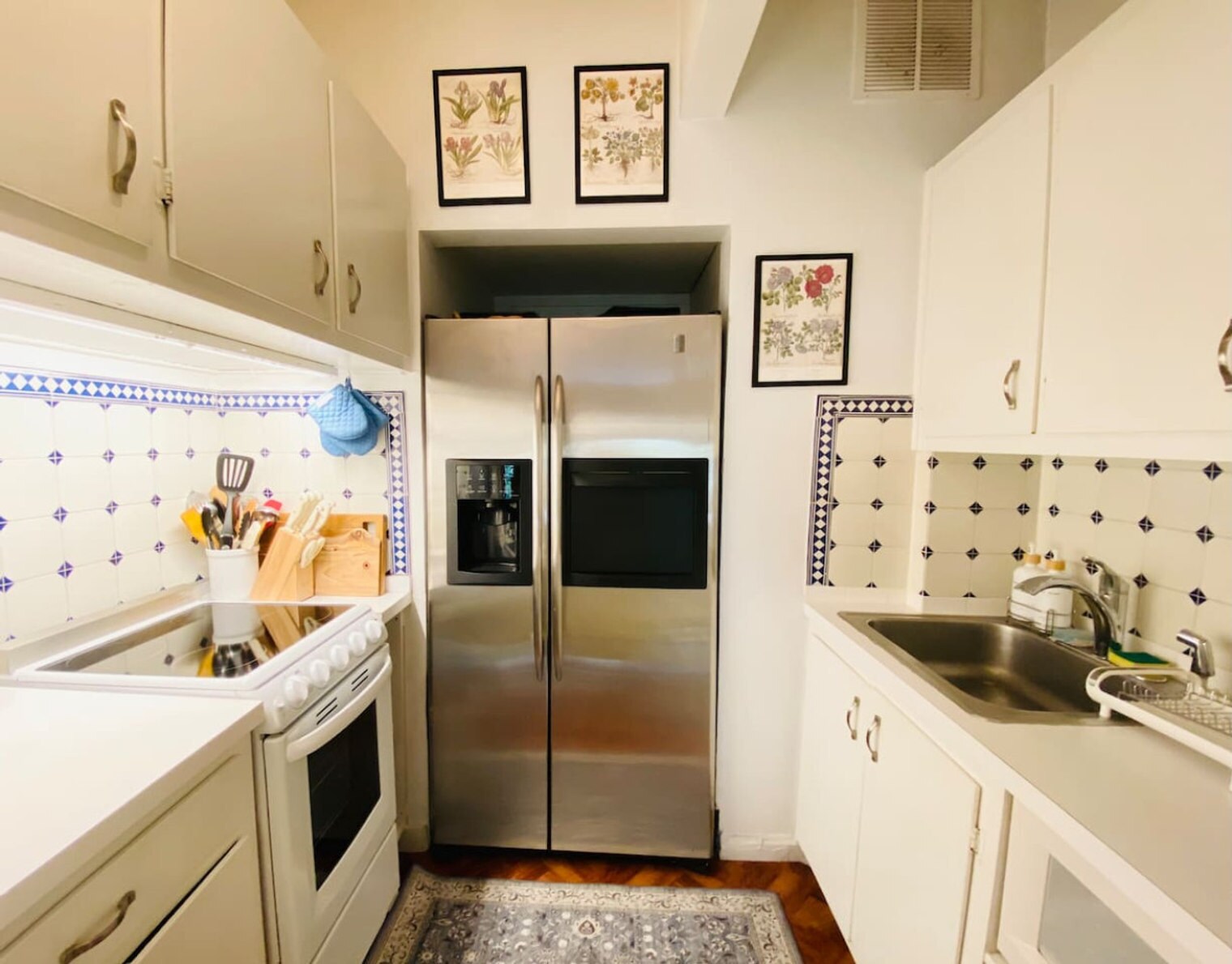 Building Photo - 112 W 78th St