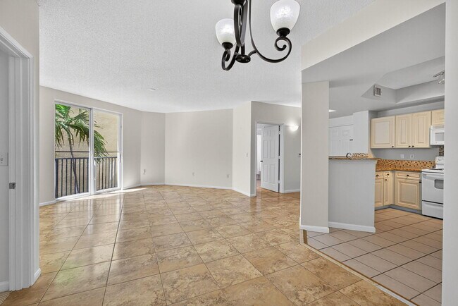 Building Photo - 720 S Sapodilla Ave