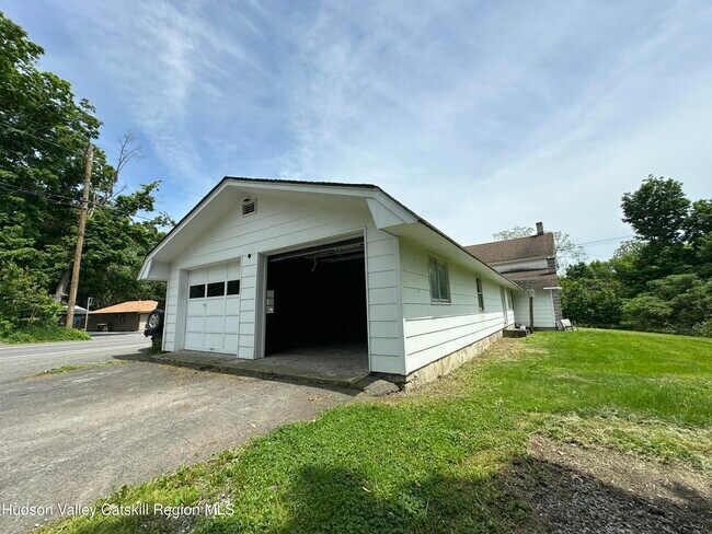 Building Photo - 796 Fish and Game Rd