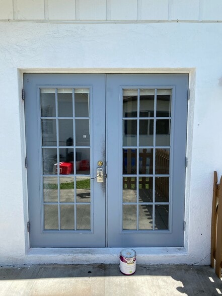 Building Photo - 1358 Highlands Dr