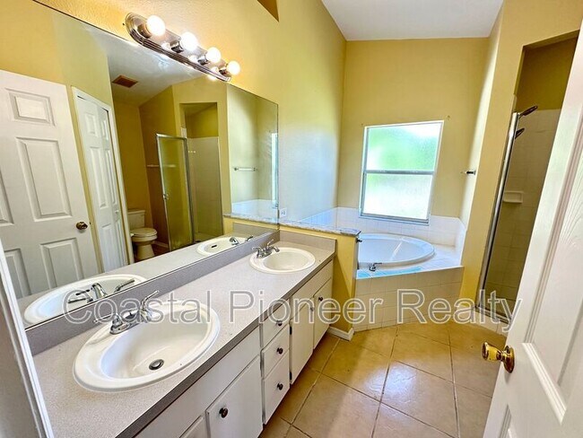 Building Photo - 10248 Cody Ln