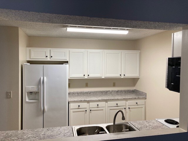 Kitchen - 8270 Butler Warren Rd