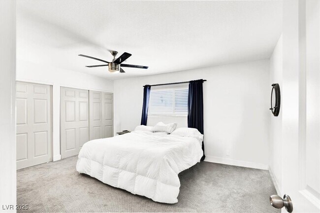 Building Photo - 1600 Eaton Dr