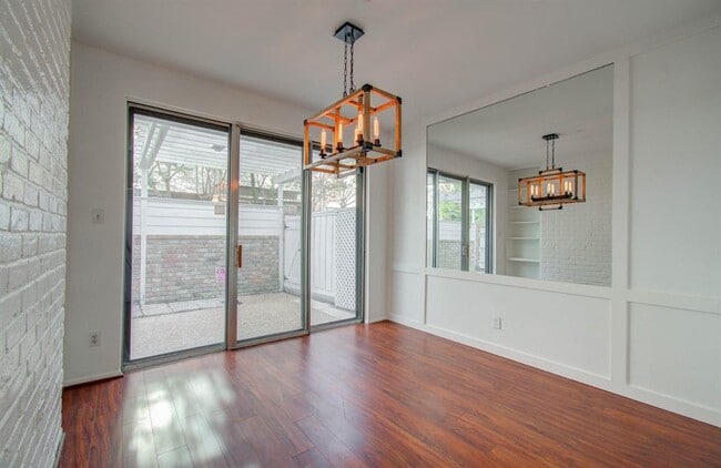 Building Photo - 5867 Sugar Hill Dr