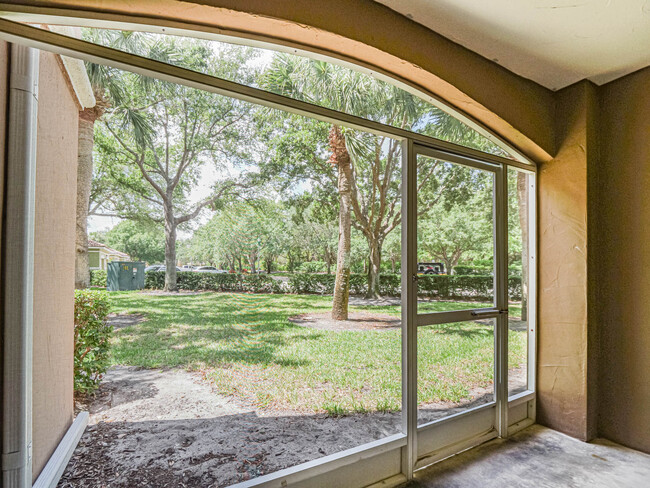 Building Photo - 5060 Fairways Cir