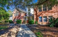 Building Photo - NEWLY RENOVATED 4 Bed/2 Bath with Communit...
