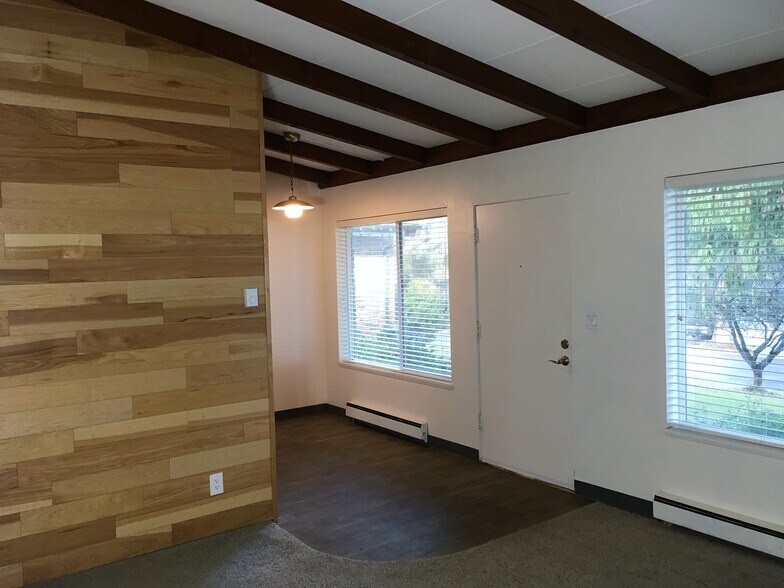 Building Photo - 3604 Butler Dr