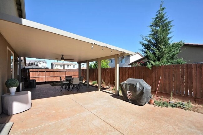 Building Photo - 6856 E Geary St