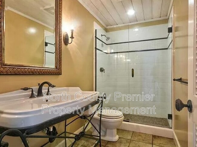 Building Photo - 256 Juniper Ave