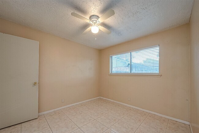 Building Photo - 9318 Benning Dr