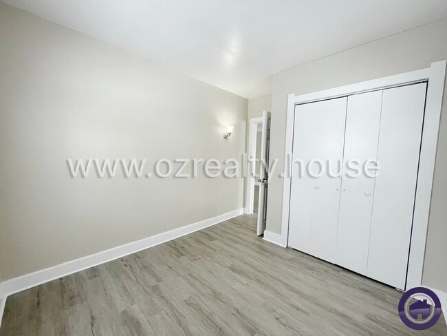 Building Photo - 5344 Claxton St