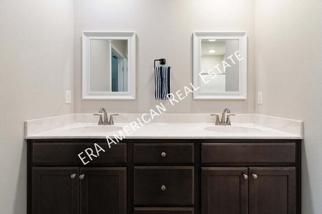 Building Photo - 6002 Colton Blaine Ct