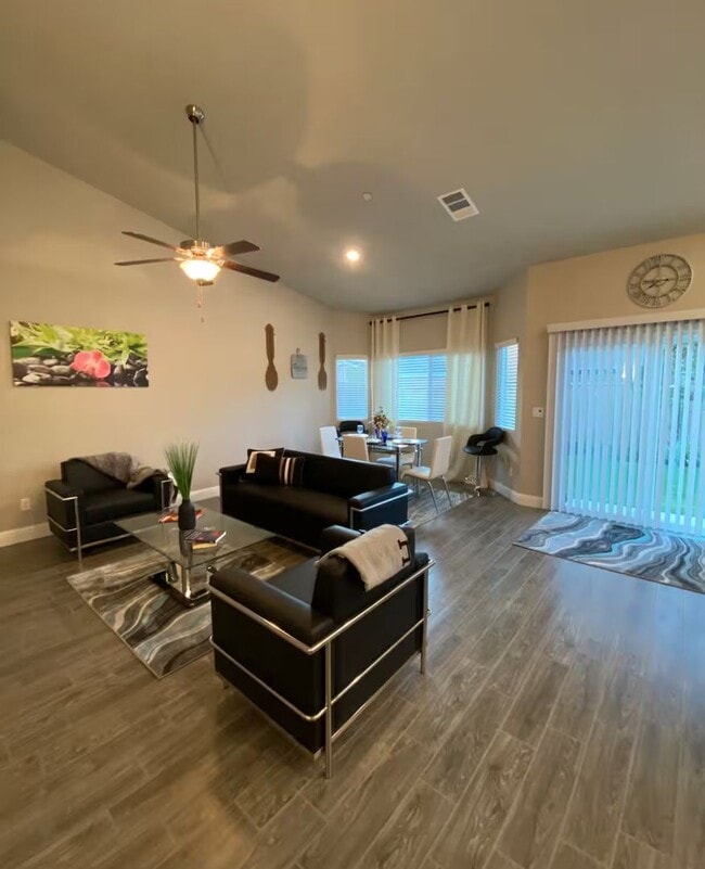 Building Photo - Unbelievable find. Fully furnished 2 or 3 Bedroom house in Seventh Standard Road area