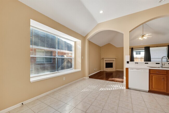 Building Photo - 910 Norfolk Dr