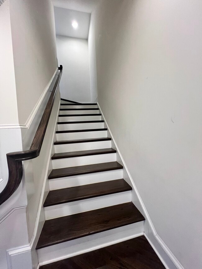 Building Photo - 1214 Alston Forest Dr