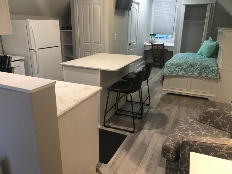 Building Photo - 1004 Breedon Ct