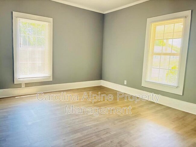 Building Photo - 618 Gardner St
