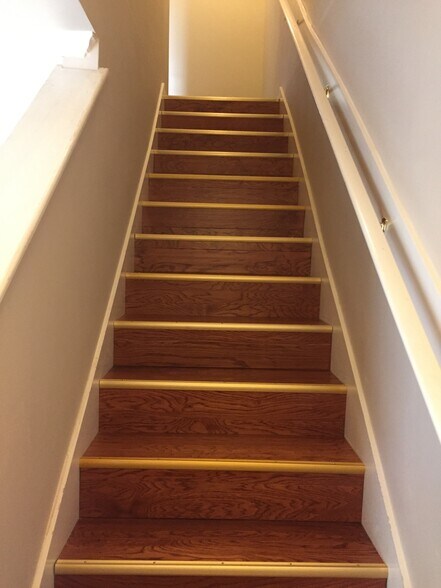 Staircase - 2405 Brightside Dr