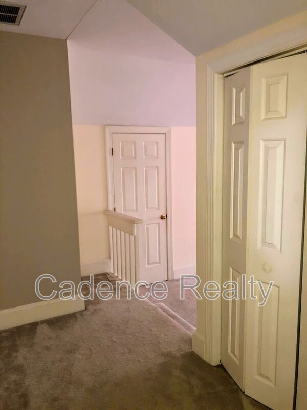 Building Photo - 1016 Creekside Ln