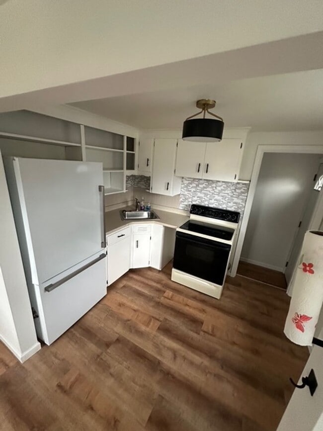 Building Photo - 3-Bedroom Home with Large Backyard For Rent!