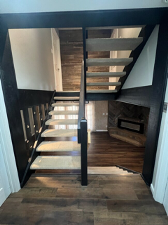 Building Photo - 10517 St Matthew Ln