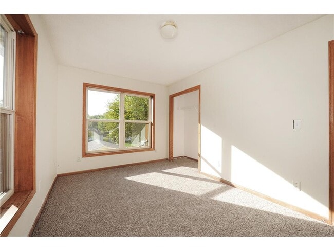 Building Photo - 1065 23rd Ave SE