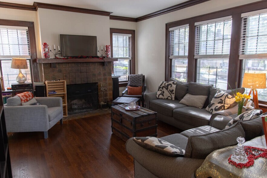 Living room - 641 Bonaventure Ave NE