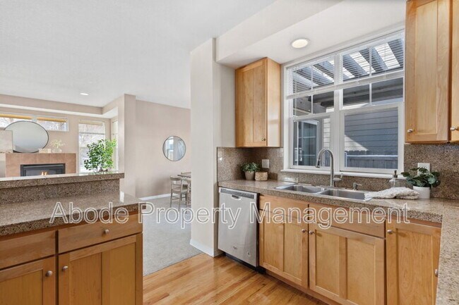 Building Photo - 2104a 18th Avenue
