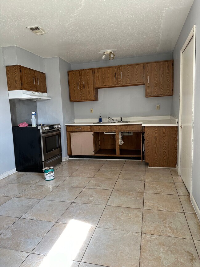 Building Photo - 9404 Cabildo Ln