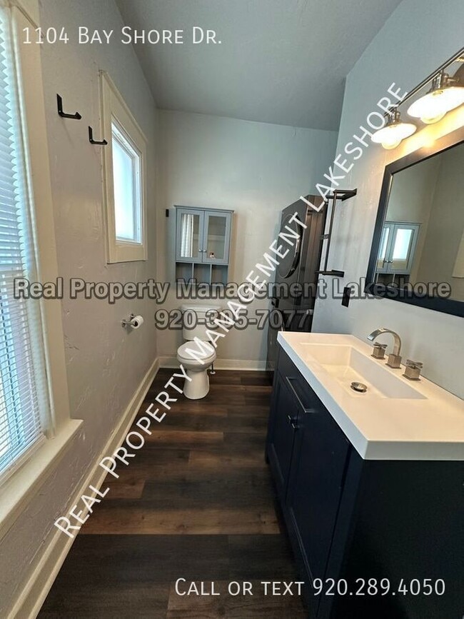 Building Photo - 1104 Bay Shore Dr