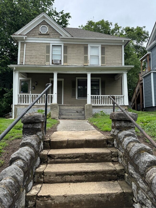 Primary Photo - 1025 Ferdinand Ave SW