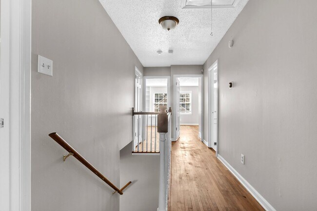 Building Photo - Newly Renovated 4-Bedroom Home in Germanto...