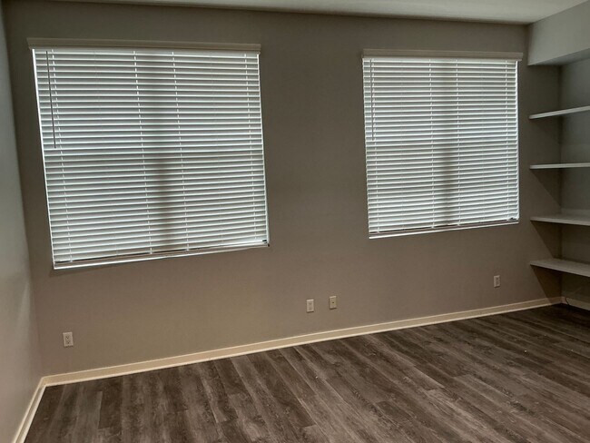 Building Photo - 3 Bedroom 3 Bath Townhouse Style Condo at Depot Walk in Orange