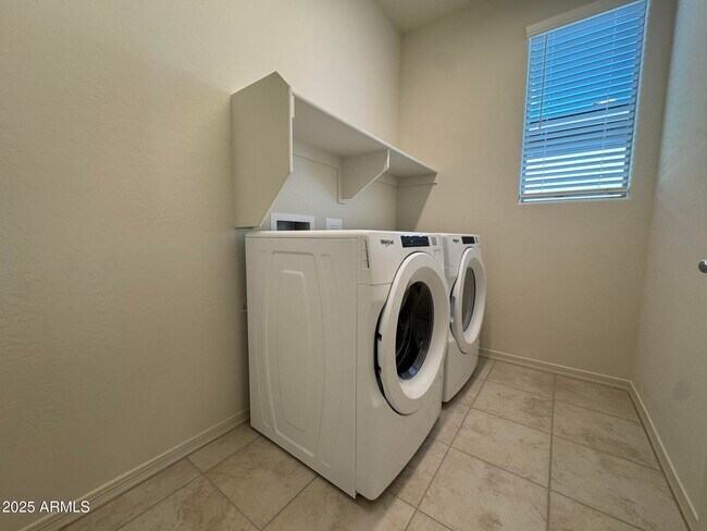 Building Photo - 17566 W San Juan Ave